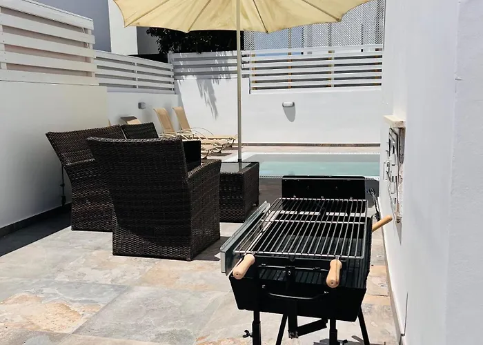 Βίλα La Παραλίμνι