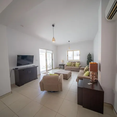 La - Protaras Villa