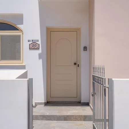 La - Protaras Villa *