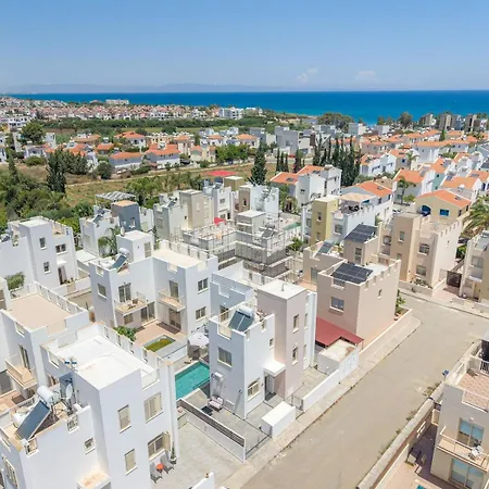La Villa Paralimni