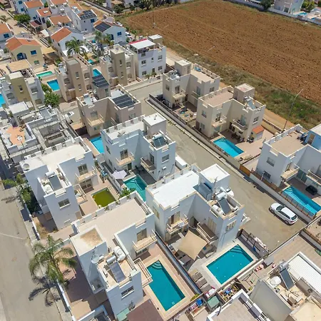 La Villa Paralimni